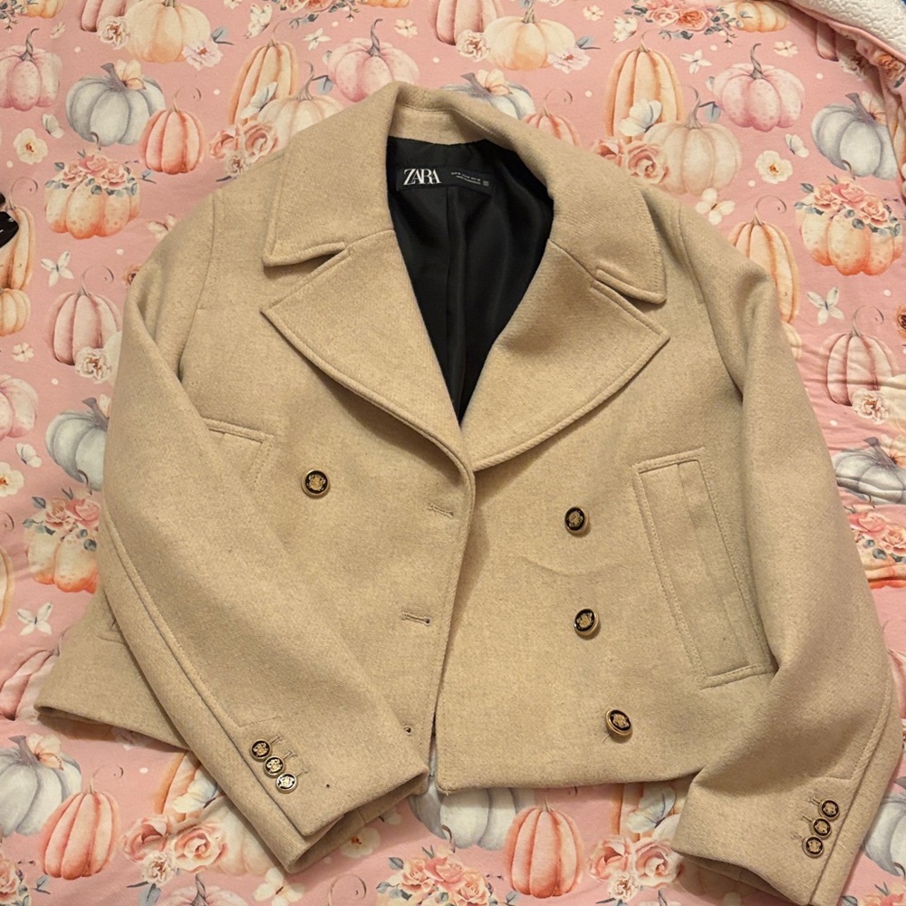 Zara Women's Beige Peacoat